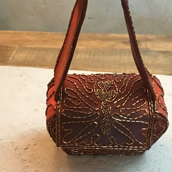Vintage structured bead embroidered satin red bag - Picture 2 of 8